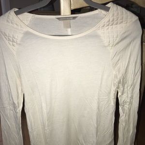 White tee shirt with quilt pattern on shoulders